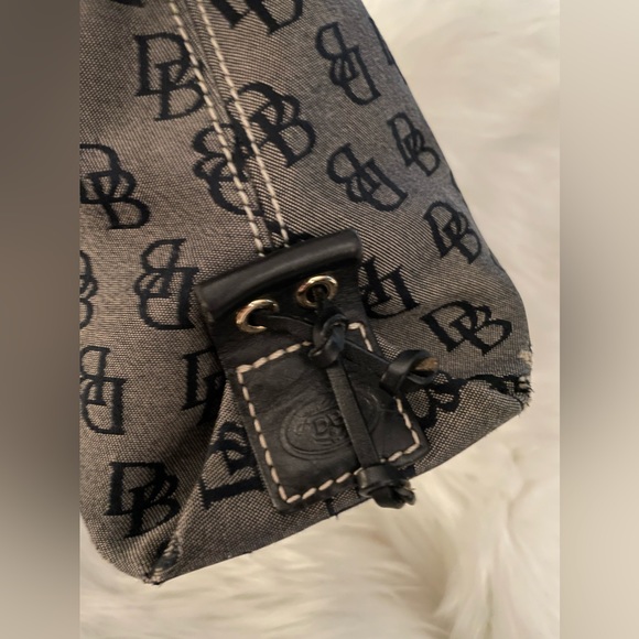 Dooney & Bourke with authenticity papers - Picture 5 of 15